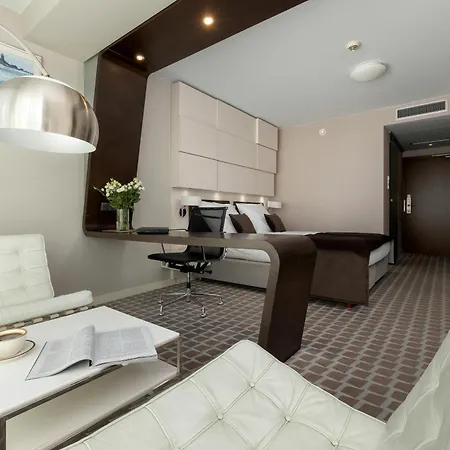 Sea Breeze Private In Marine *